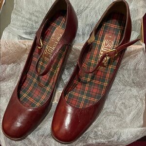 SRO size 10-Made in Spain -Burgundy Leather Heels